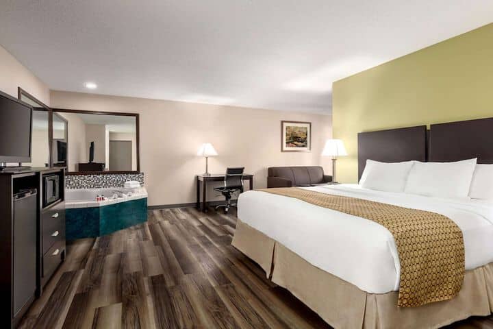 Room 14 of 25