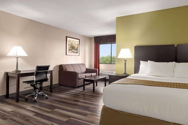 Room 15 of 25